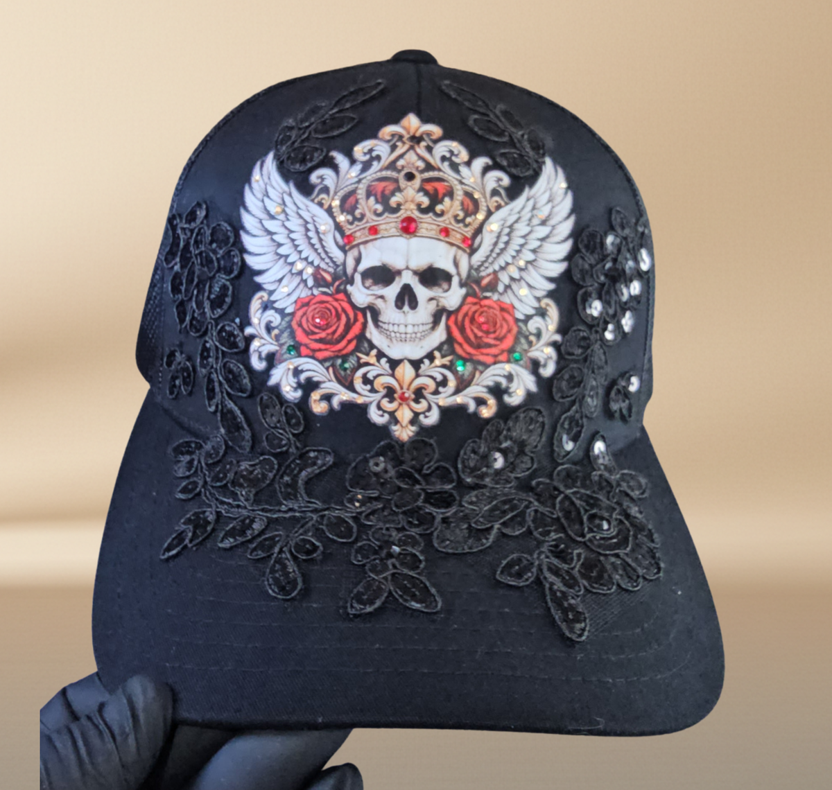 NAJ DESIGN – Royal Rebel Skull Trucker Hat